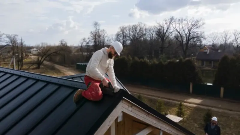 Step-by-Step Guide to Roof Cleaning Services