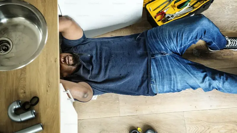 Summer Plumbing Tips: How a Plumber Keeps Water Flowing